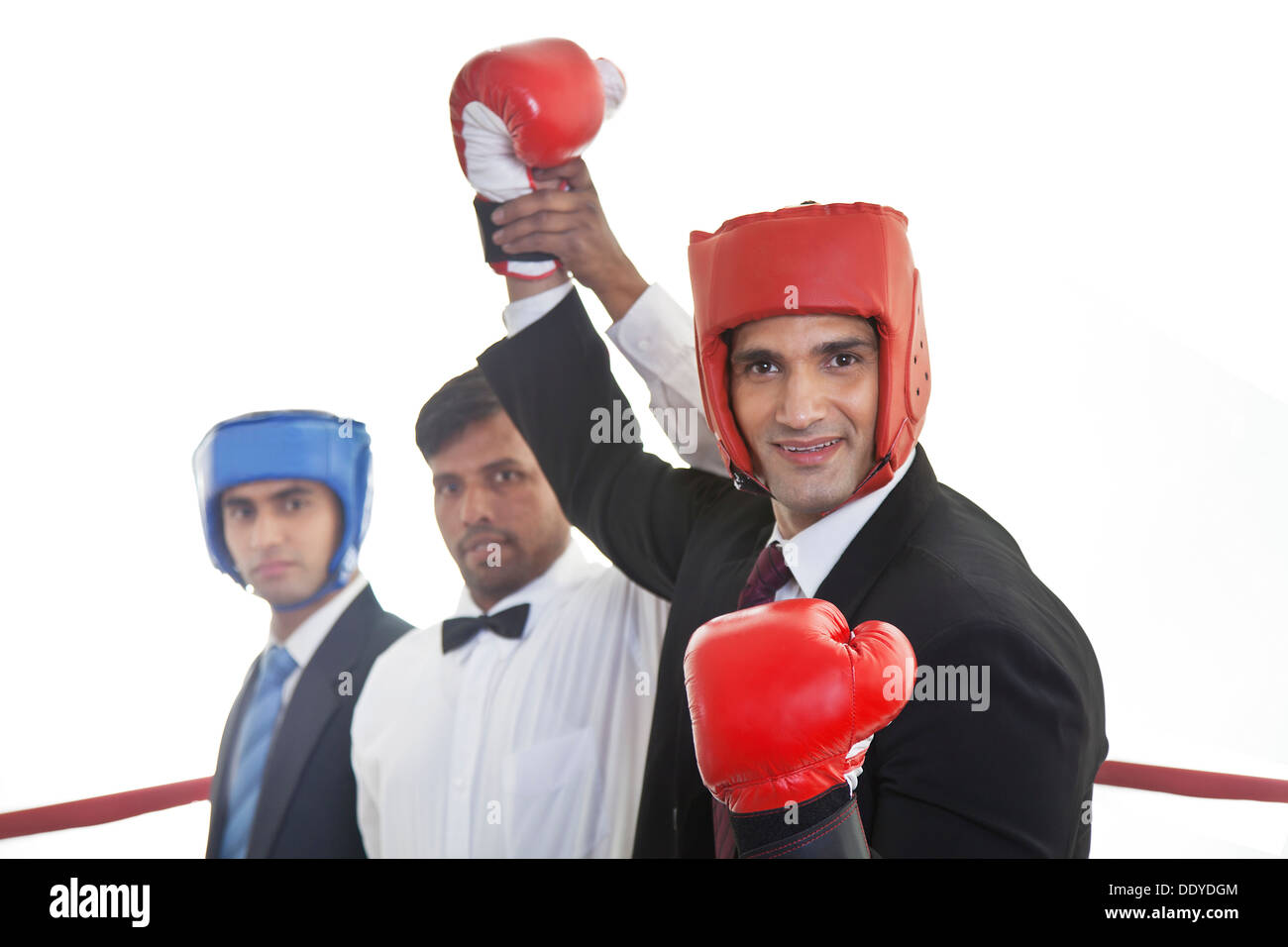 Arbitro del braccio di sollevamento del vincitore Foto Stock