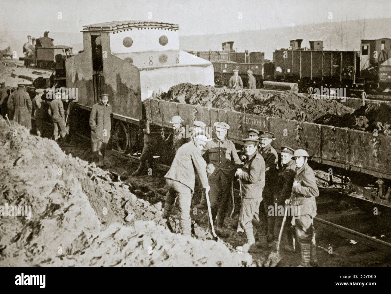 Corazzate britanniche motore ferroviaria, Francia, guerra mondiale I, 1916. Artista: sconosciuto Foto Stock