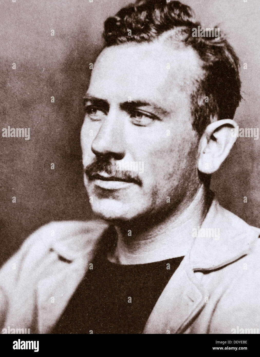 John Steinbeck, romanziere americano, c1939. Artista: sconosciuto Foto Stock