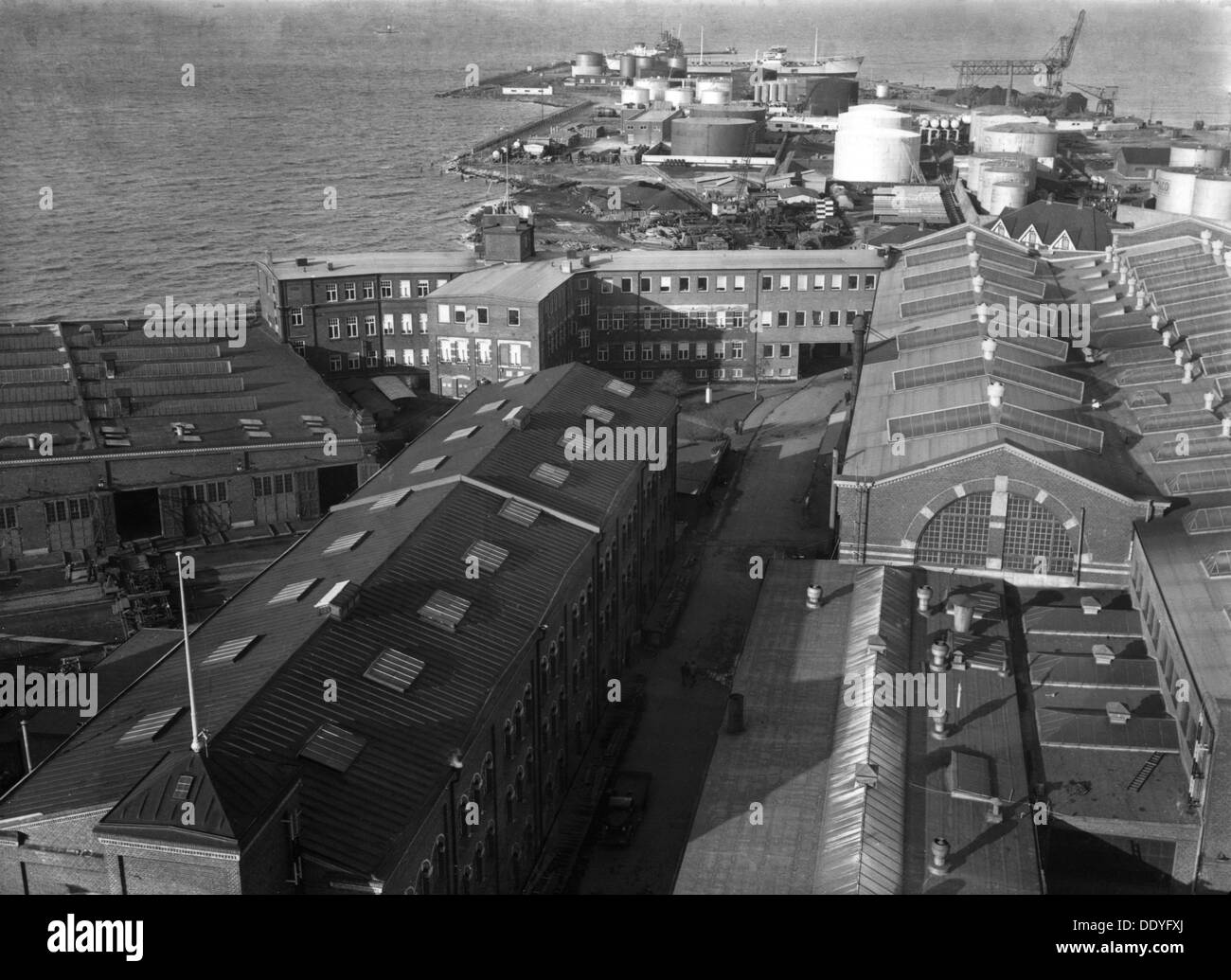 Vista aerea della Kockums cantiere, Malmö, Svezia, 1944. Artista: sconosciuto Foto Stock