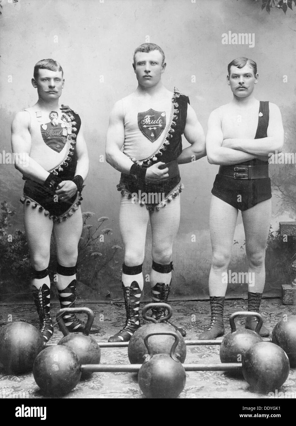 Strongmen alla Thule Athletic Club, Trelleborg, Svezia, 1898. Artista: sconosciuto Foto Stock