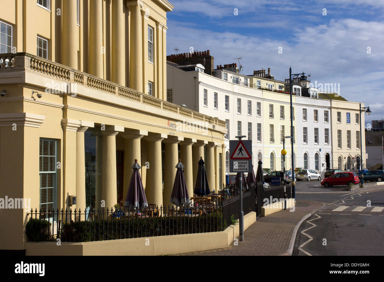 Costruito nel 1826 dal signore Courtenay, questa multa neo-classico edificio è stato progettato da William Patey come la città della lettura e assemblée Foto Stock