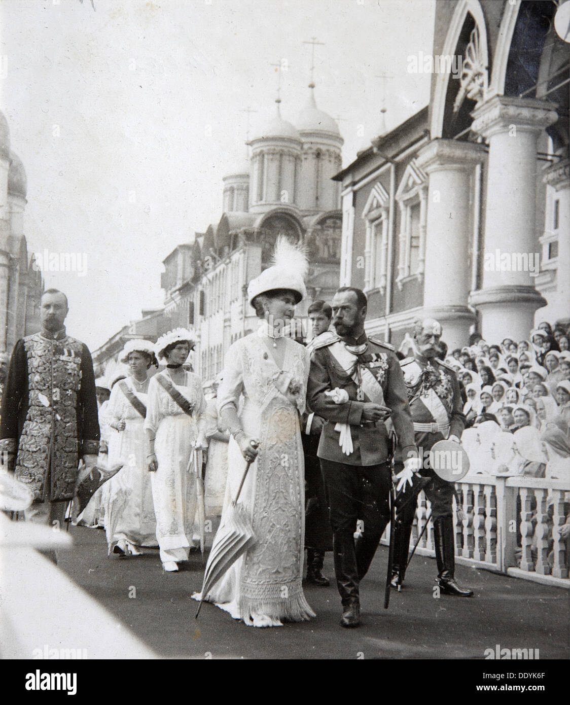 Tsar la famiglia alle celebrazioni del trecentesimo anniversario della Casa di Romanov, Russia, 1913. Artista: sconosciuto Foto Stock
