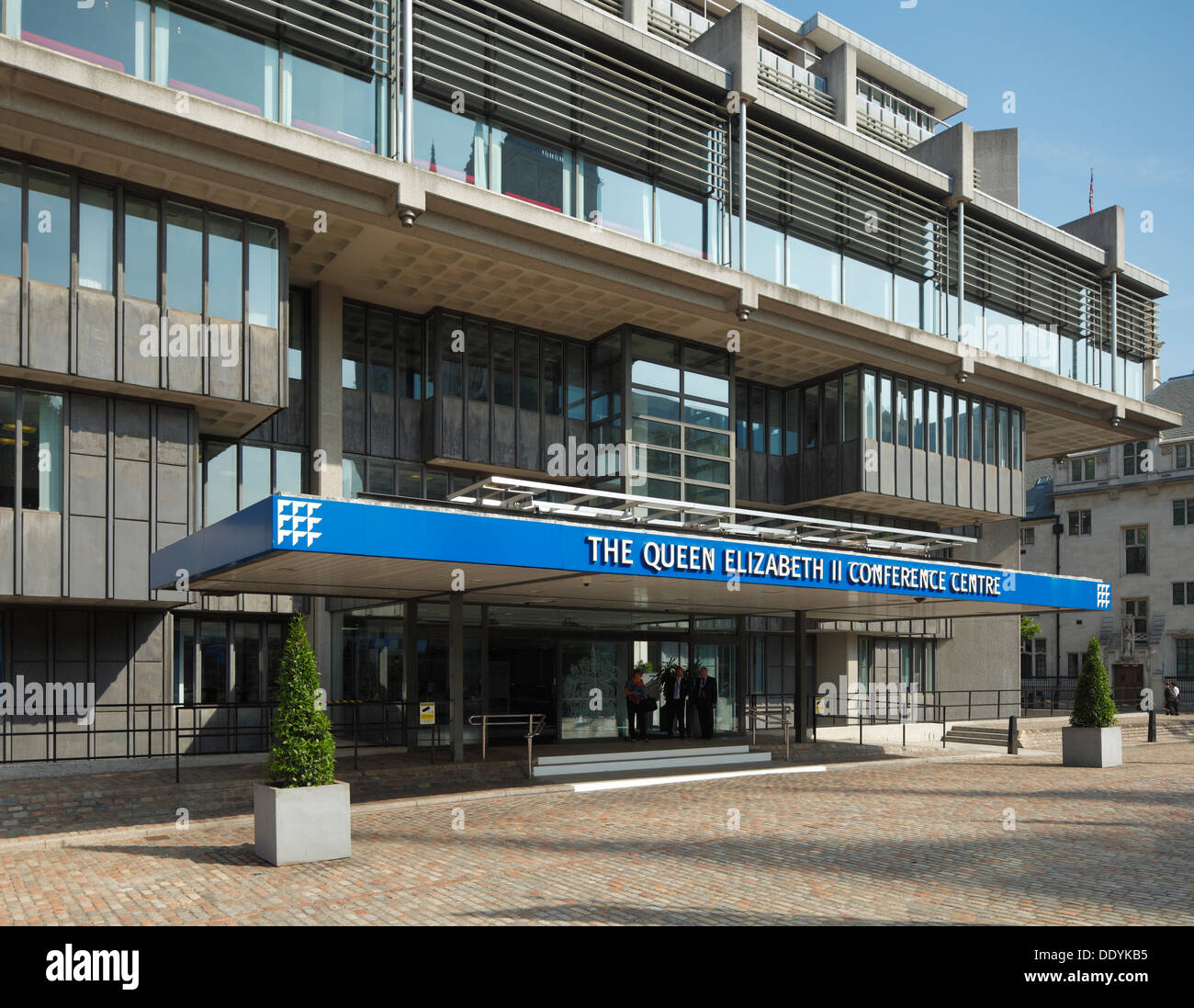 La Regina Elisabetta II, sala ampia Santuario, Londra. Foto Stock