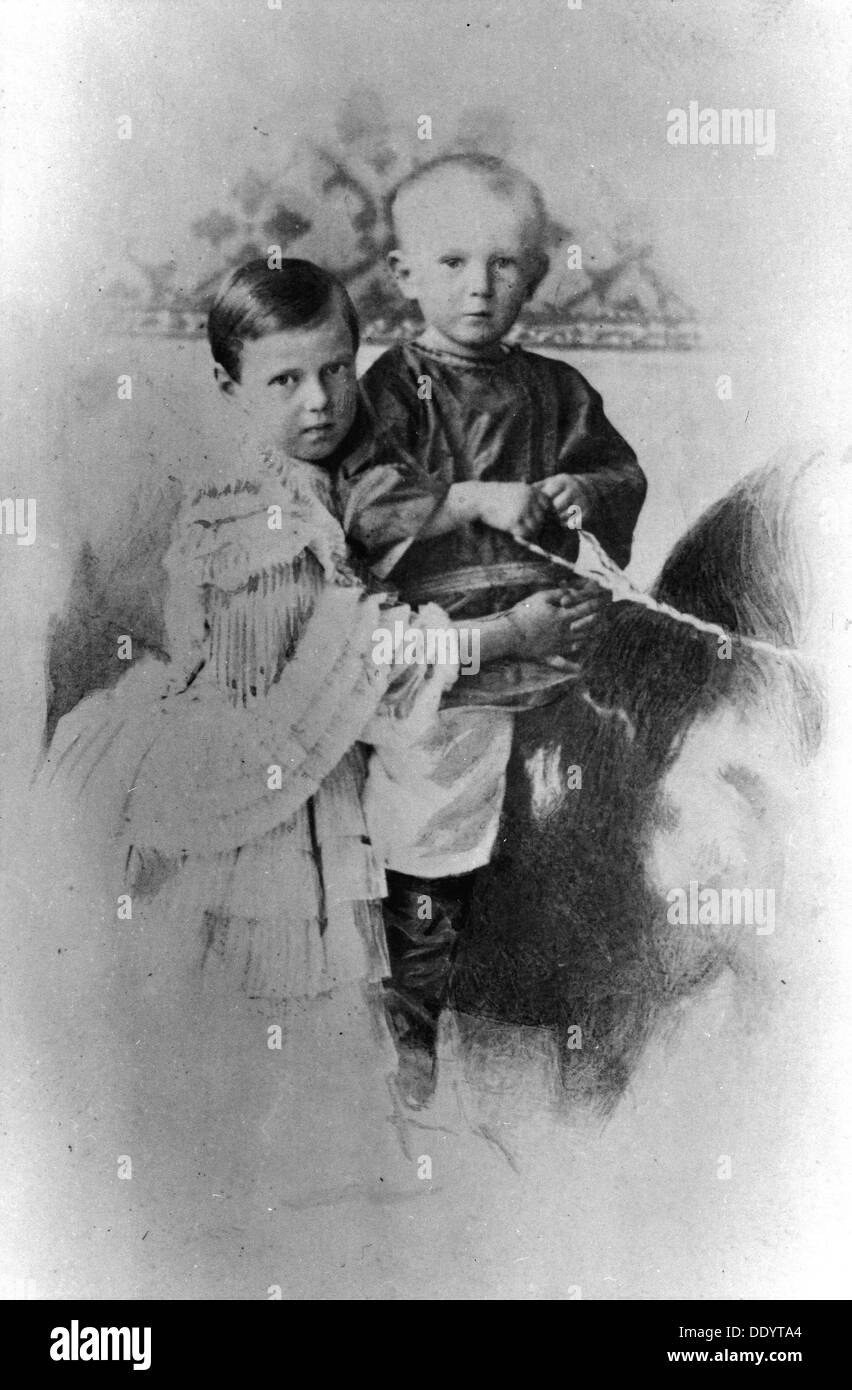 La Granduchessa Maria Alexandrovna e il Granduca Sergei Alexandrovich di Russia, C1860-c1862. Artista: sconosciuto Foto Stock