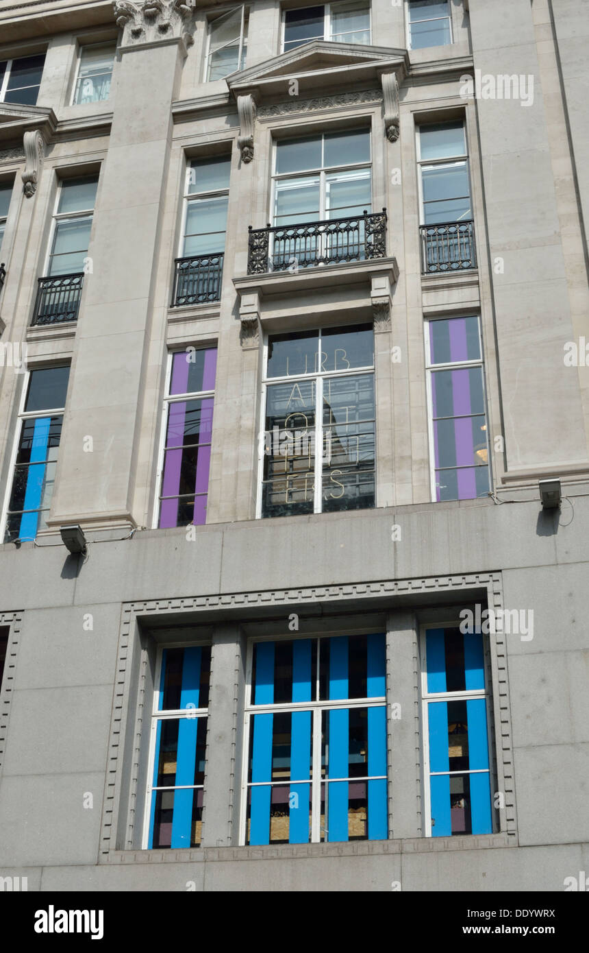 Urban Outfitters fashion store in Oxford Street, Londra, Regno Unito. Foto Stock