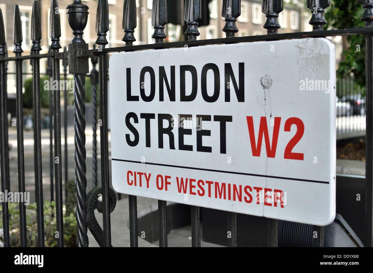 London Street W2 City of Westminster strada segno sulle ringhiere, Paddington, Londra, Regno Unito. Foto Stock
