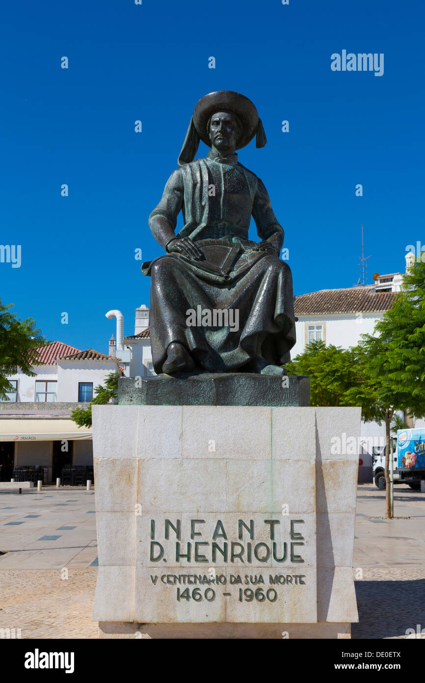 Monumento di Enrico il Navigatore, 1394-1460, fondatore e principale di scoperte portoghese, Lagos, Algarve, Portogallo, Europa Foto Stock