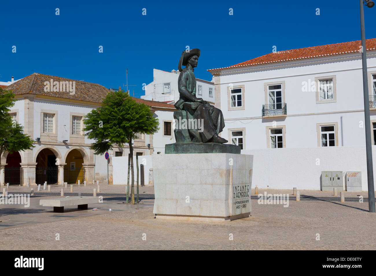 Monumento di Enrico il Navigatore, 1394-1460, fondatore e principale di scoperte portoghese, Lagos, Algarve, Portogallo, Europa Foto Stock