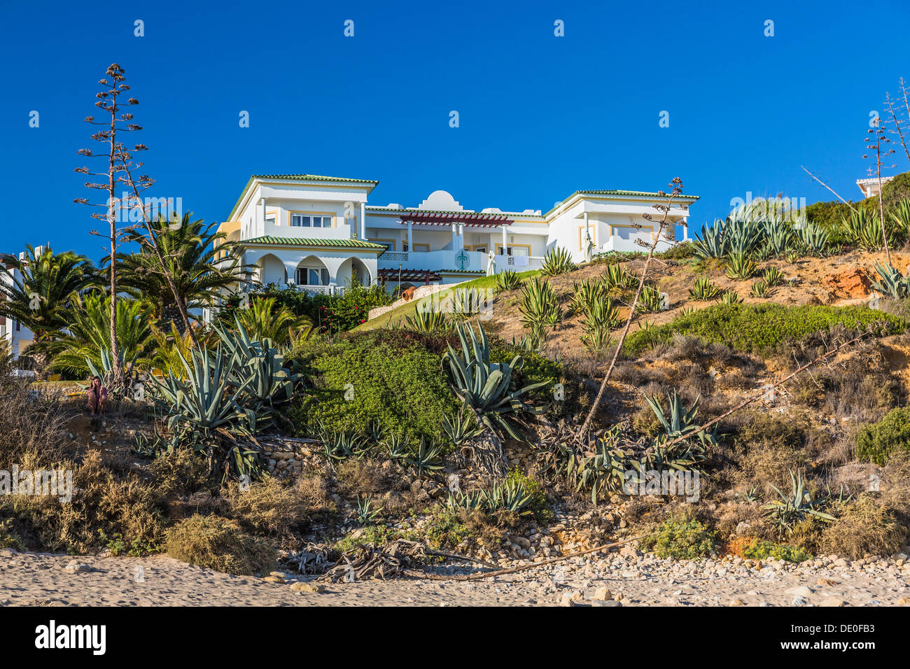 Complesso alberghiero, spiaggia, Praia do Porto de Mós, Algarve, Portogallo, Europa Foto Stock