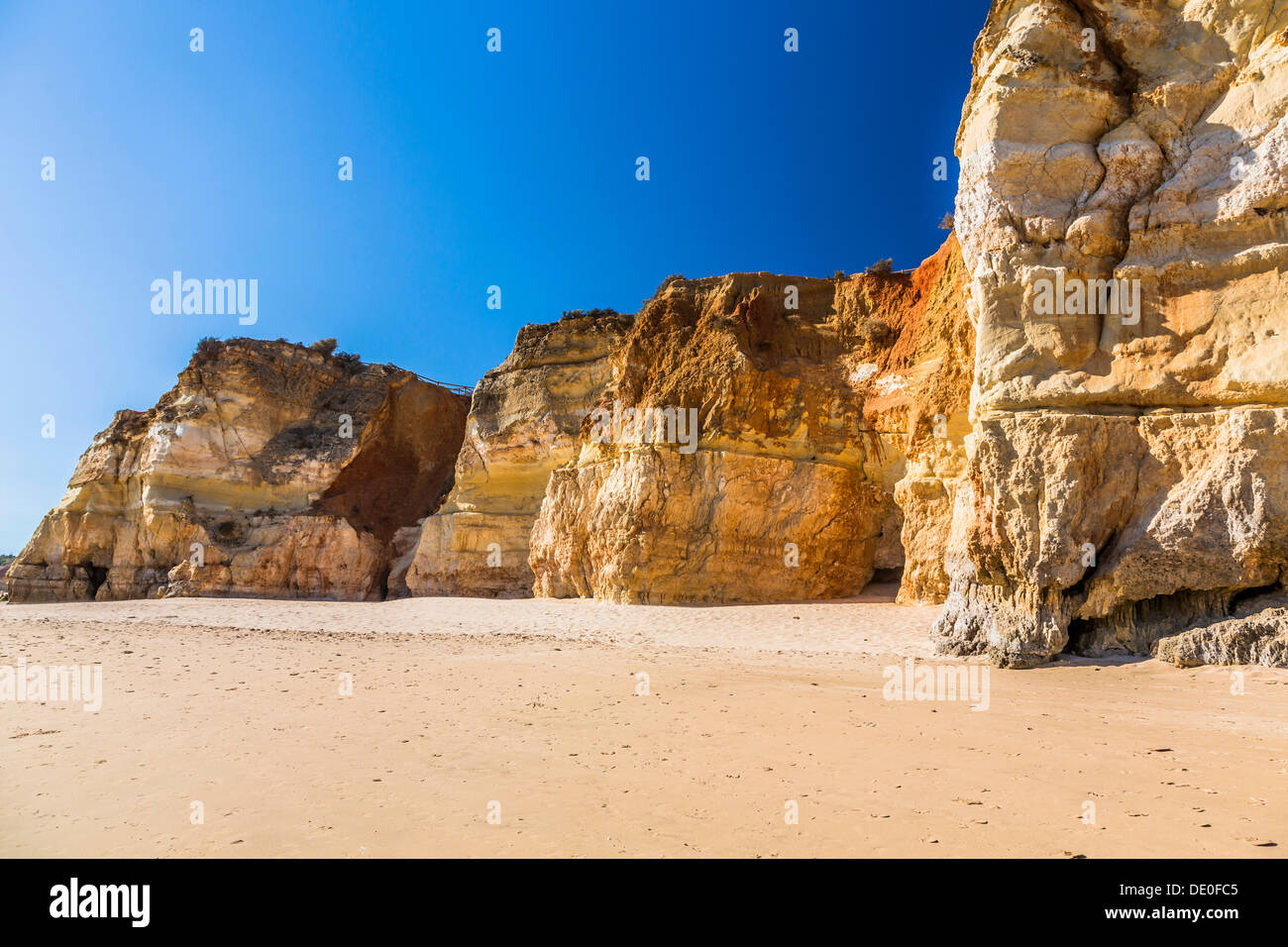 Costa, Praia da Rocha, Portimao Algarve Portogallo, Europa Oceano Atlantico Foto Stock