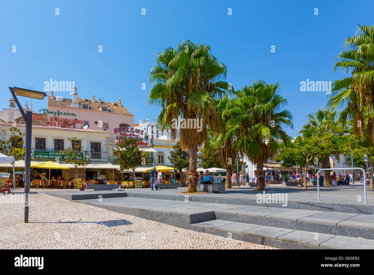 Centro città, Albufeira, Algarve, Portogallo, Europa Foto Stock