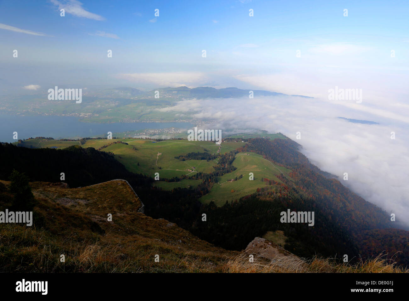 Vista su un mare di nebbia, Rigi, Svizzera, Europa Foto Stock