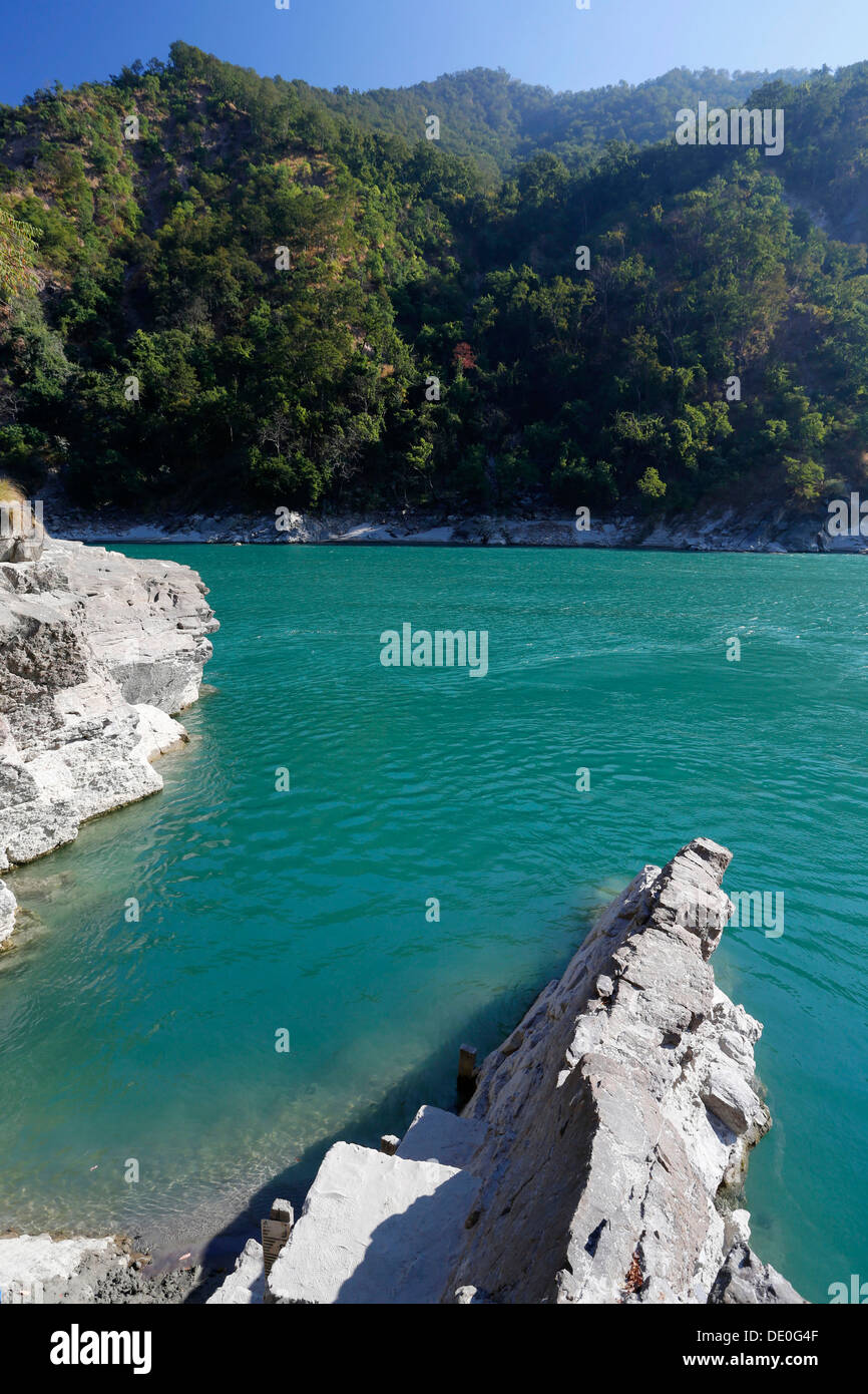 Rocce presso il Karnali o Ghaghara river, in sanscrito "urmur dell'acqua', in Chisapani Foto Stock