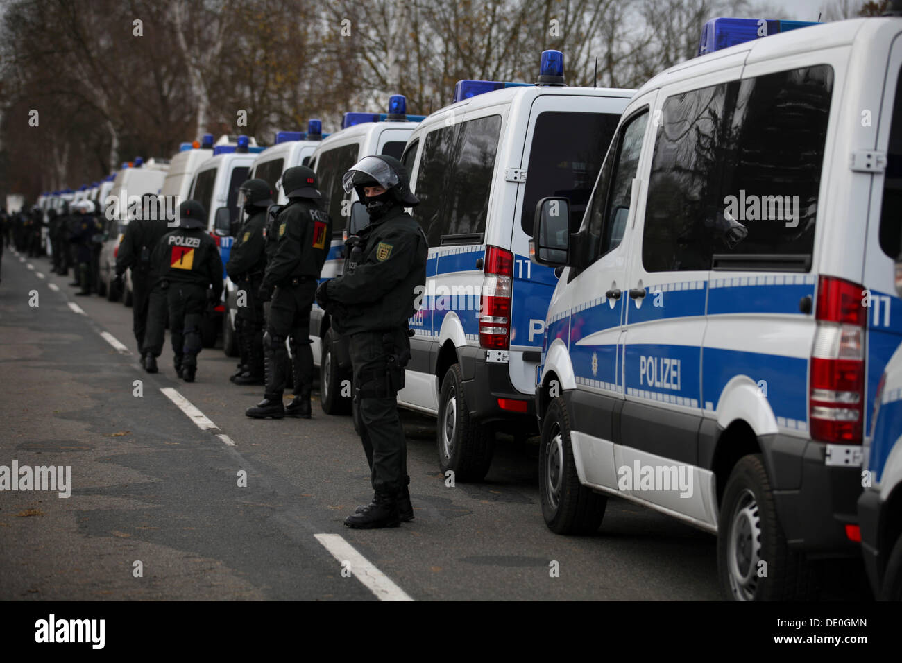 Trasporto di rifiuti radioattivi chiamato Castor a Gorleben, protezione di polizia, Goehrde, Bassa Sassonia Foto Stock