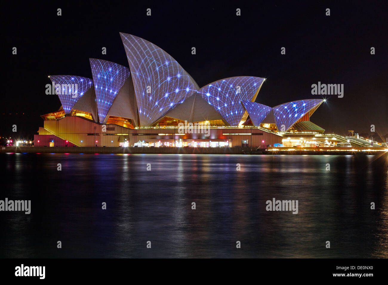 Sydney Opera House durante il vivace Festival di Sydney, Australia Foto Stock