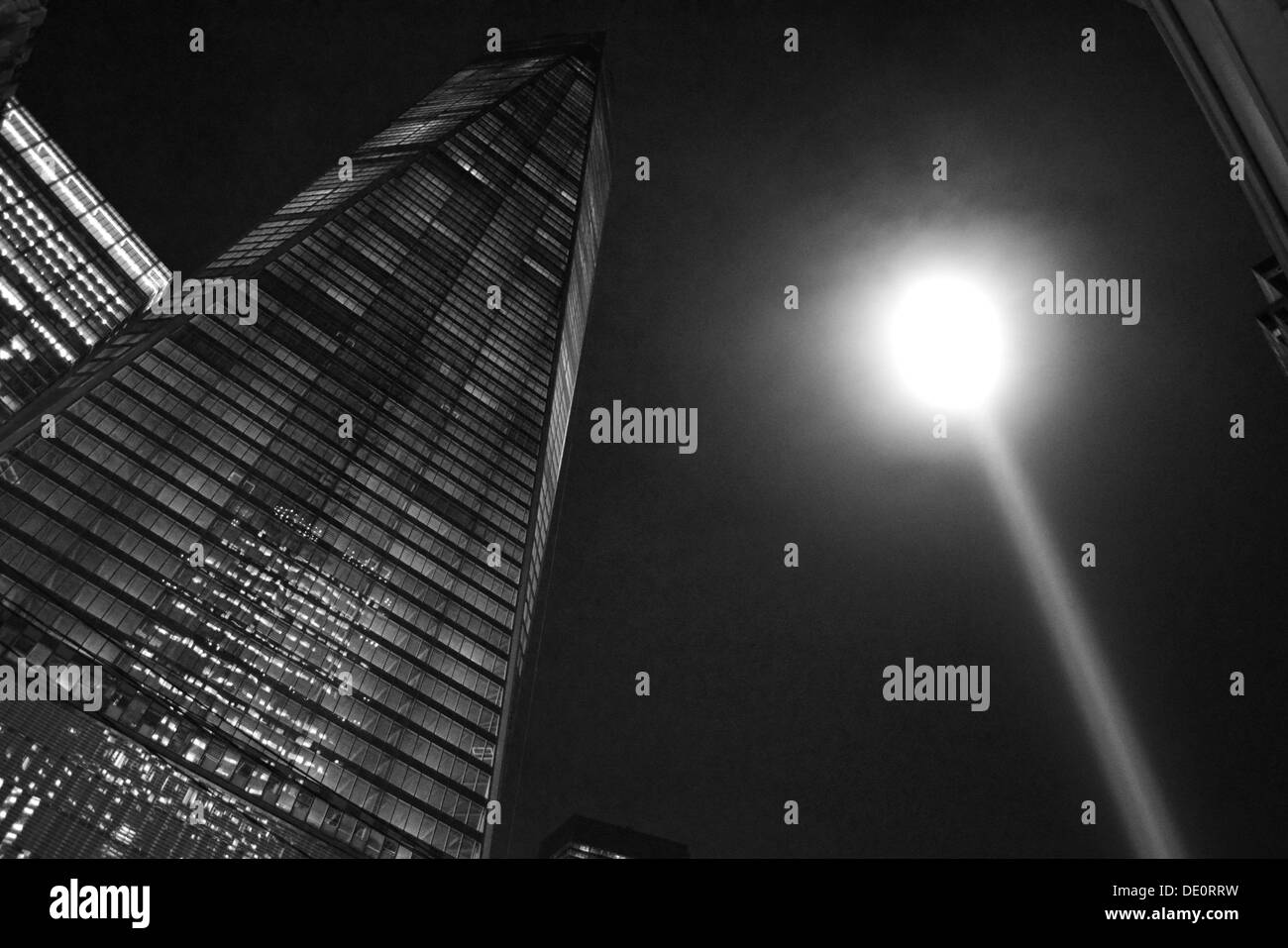 New York, Stati Uniti d'America. Il 9 settembre 2013. Omaggio alla luce e al World Trade Center Tower One (in precedenza la libertà Torre). Credito: Christopher Penler/Alamy Live News Foto Stock
