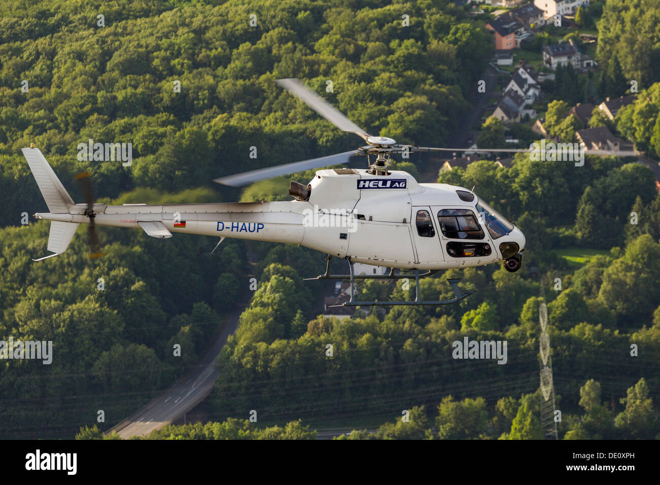 Vista aerea, fotocamera elicottero con videocamera, Heli AG ad alta risoluzione con Gyro-stabilizzato il sistema per videocamera HD, Witten, zona della Ruhr Foto Stock
