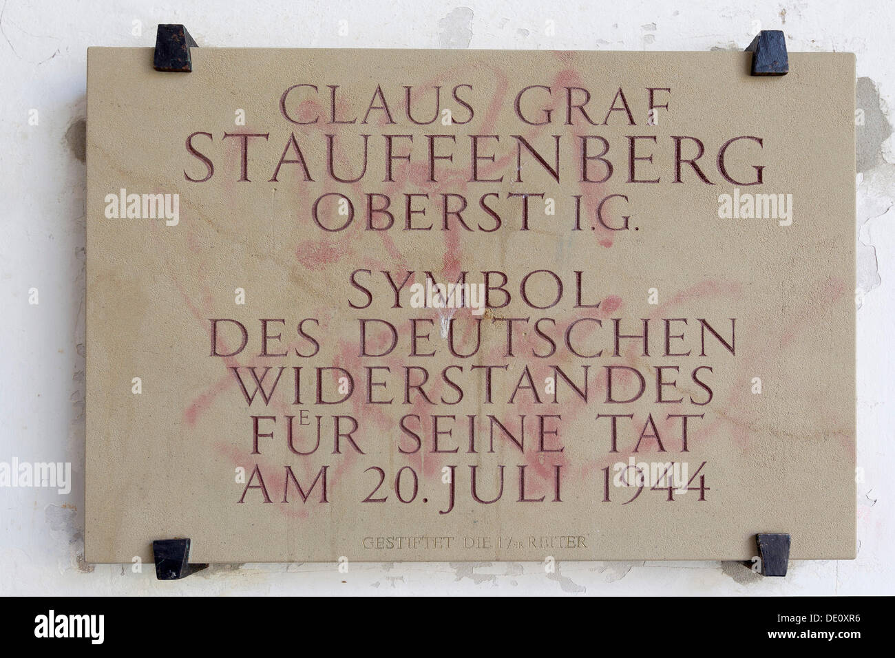 Targa commemorativa per Claus Graff Stauffenberg, simbolo della resistenza tedesca durante il Terzo Reich, Bamberg, Alta Franconia Foto Stock