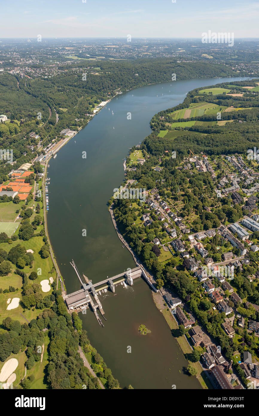 Vista aerea, Lago Baldeney, Werden distretto con weir, Essen, la zona della Ruhr, Renania settentrionale-Vestfalia Foto Stock