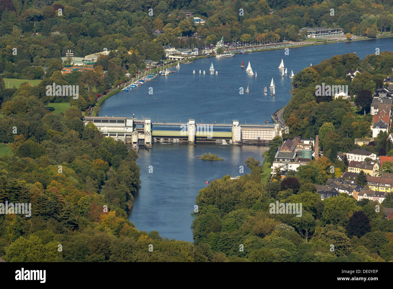 Vista aerea, il lago Baldeneysee come visto da Werden, Essen, la zona della Ruhr, Renania settentrionale-Vestfalia Foto Stock
