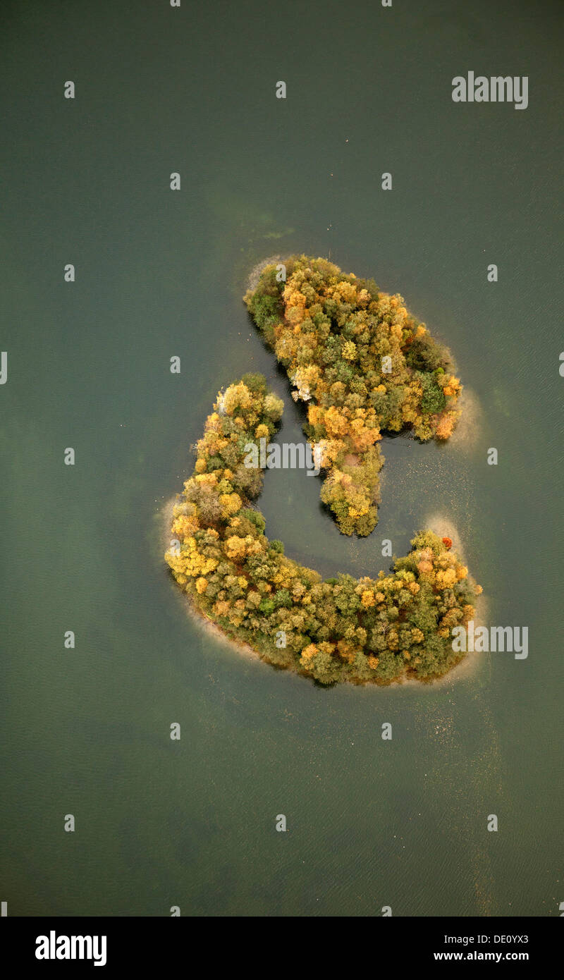 Vista aerea delle isole del lago Kirchheller Heidesee, in autunno, Kirchhellen, Bottrop, la zona della Ruhr, Renania settentrionale-Vestfalia Foto Stock