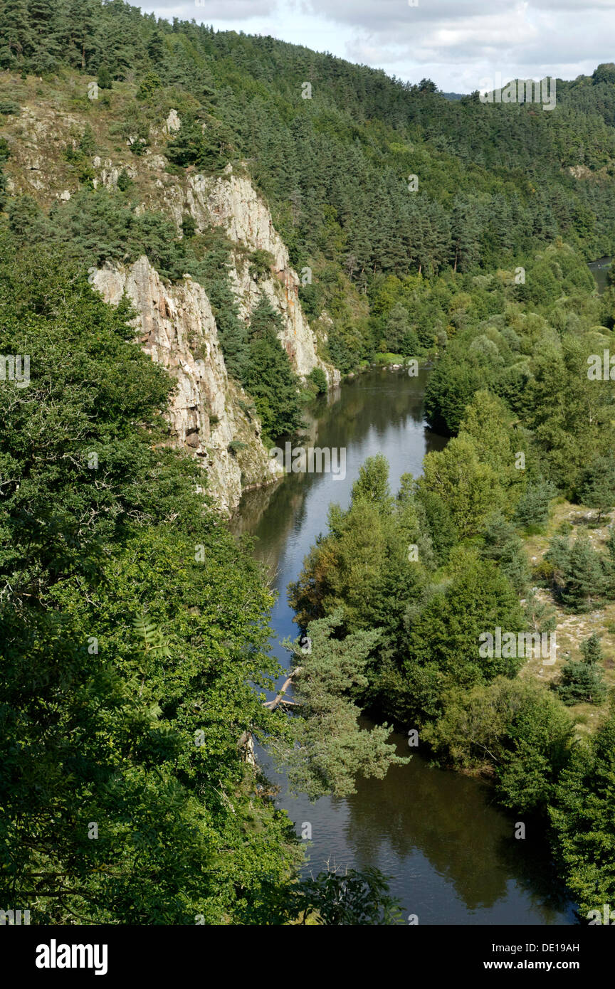 Gole della Loira a Pont de Chadron, Haute Loire, Auvergne Francia, Europa Foto Stock