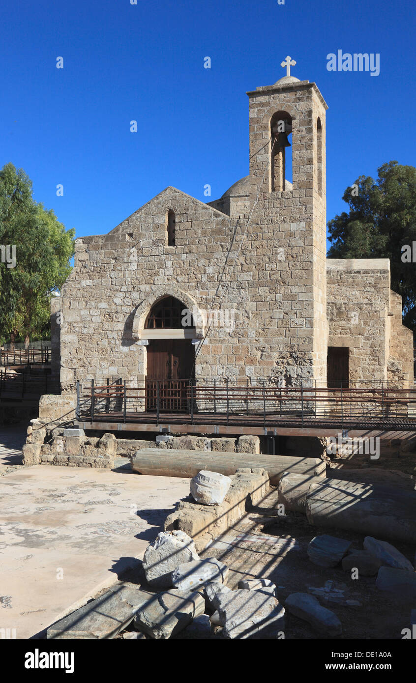 Cipro, Pafos città, Gazibaf, storico scavi, Basilica paleocristiana di Panagia Chrysopolitissa, cross-cupola chiesa di Foto Stock