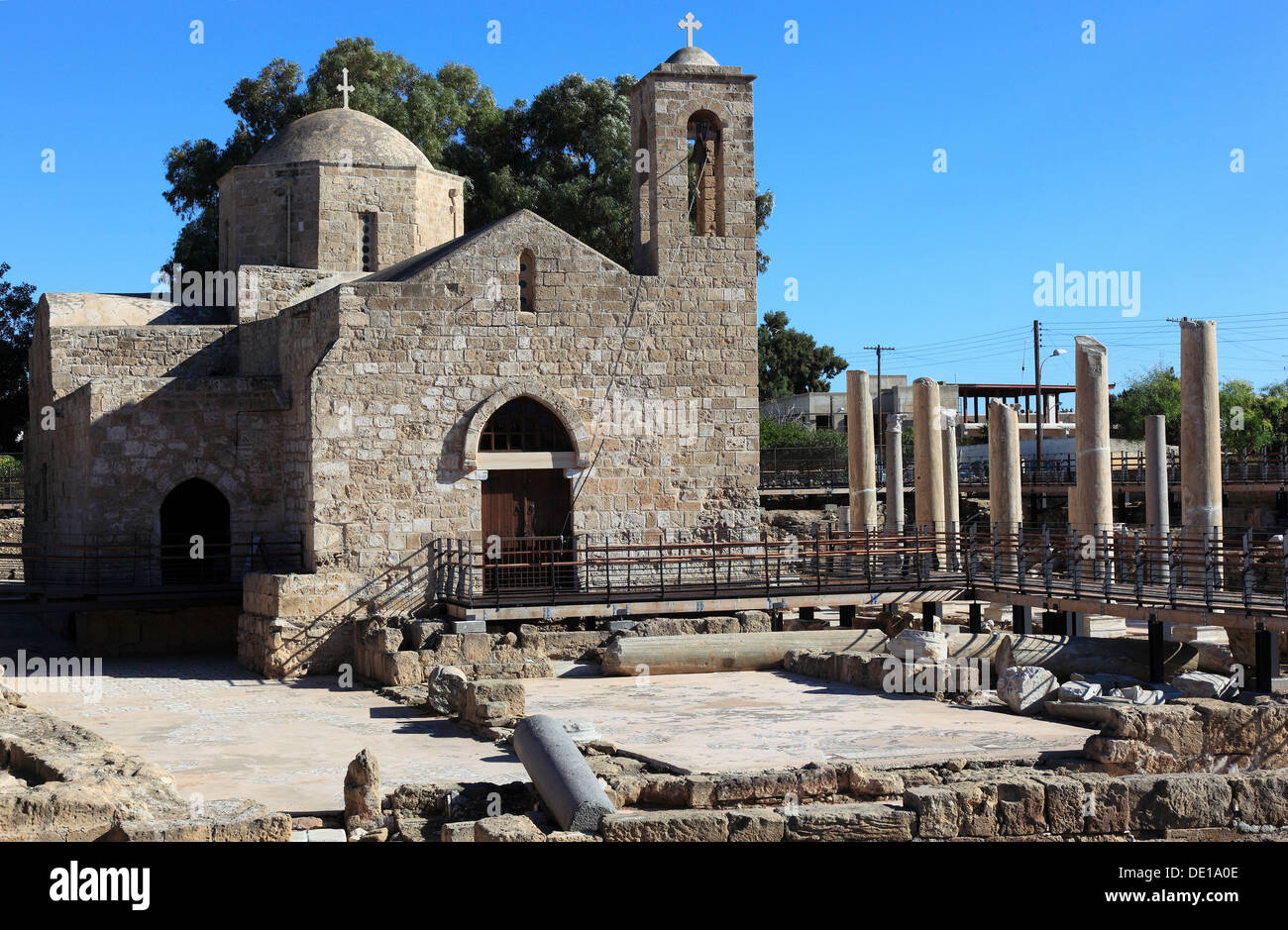 Cipro, Pafos città, Gazibaf, storico scavi, Basilica paleocristiana di Panagia Chrysopolitissa, cross-cupola chiesa di Foto Stock