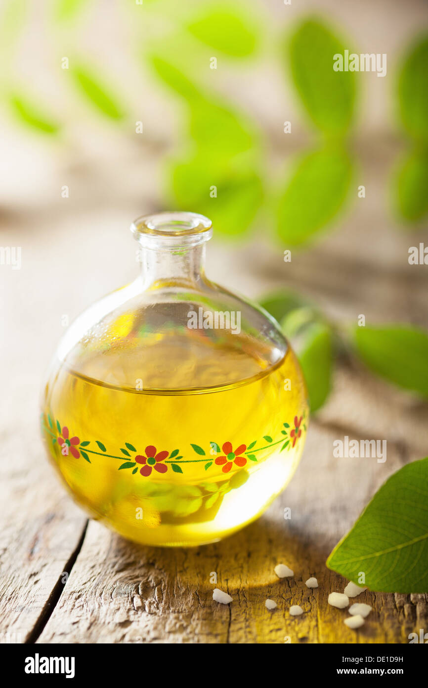 Olio essenziale e erbe aromatiche Foto Stock