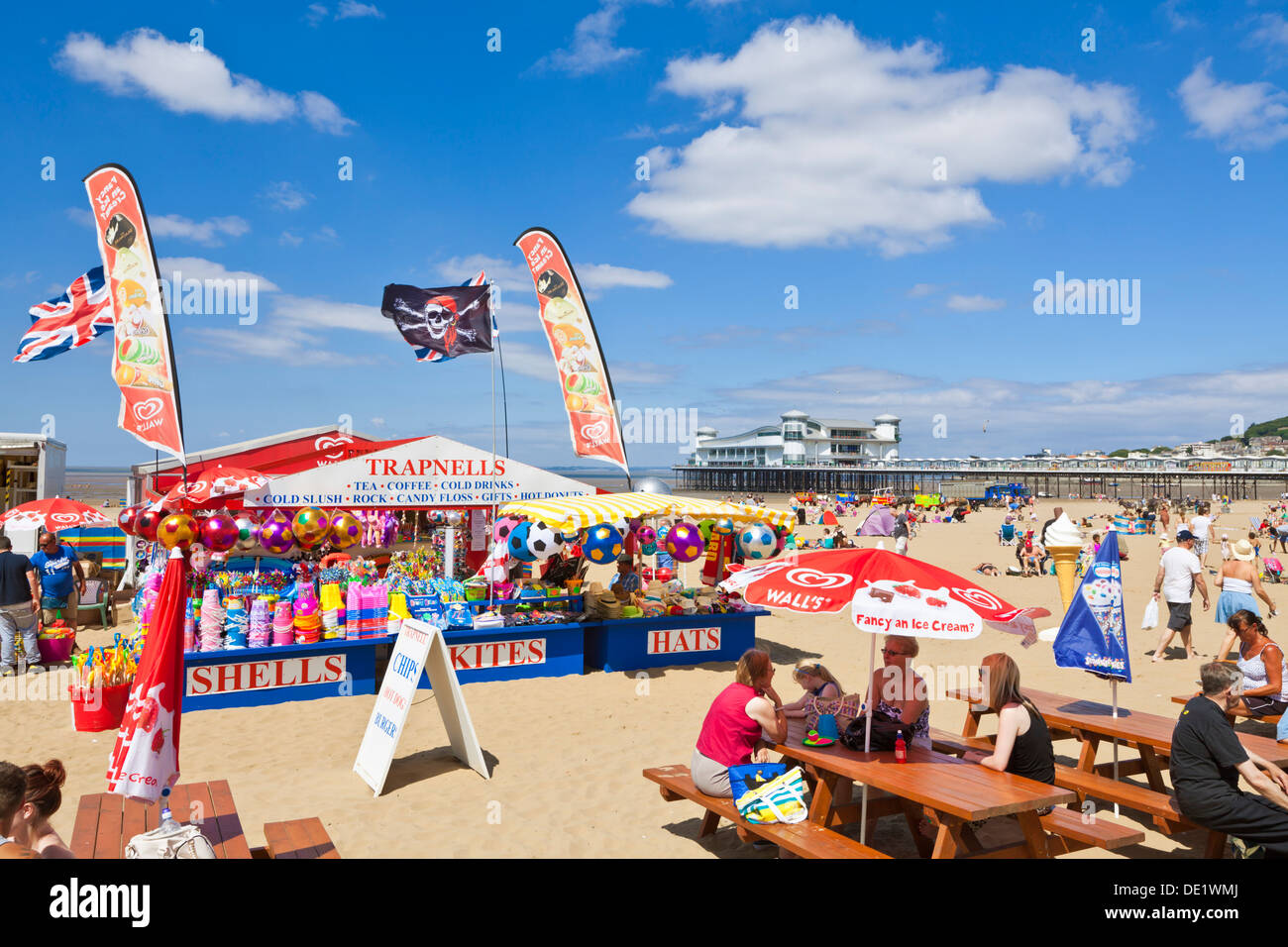 Weston Super Mare Grand Pier e spiaggia e turisti Weston-Super-Mare Somerset Inghilterra Regno Unito GB Europa Foto Stock