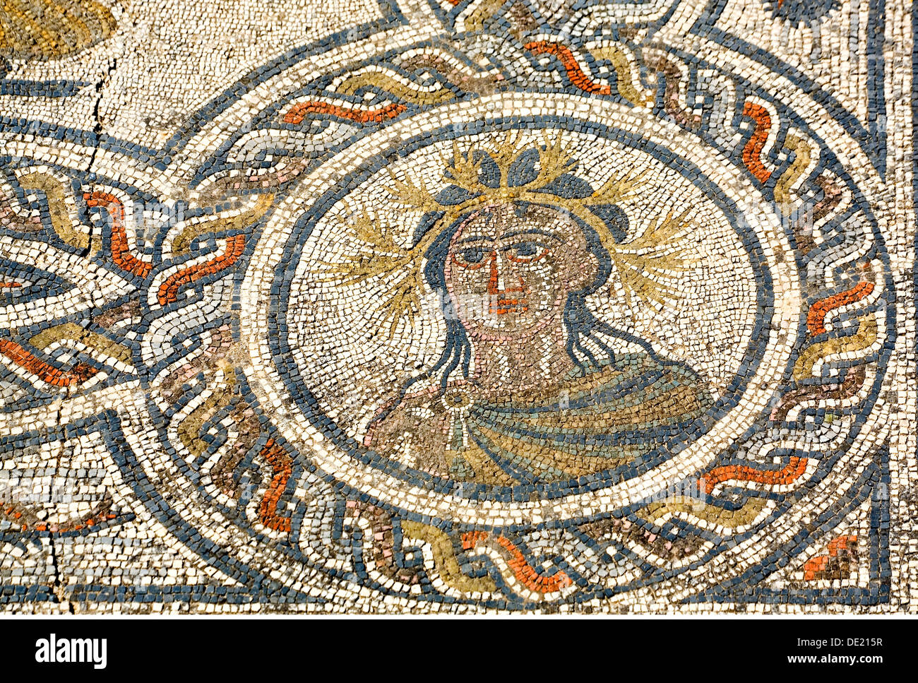 Belle arti, mondo antico impero romano, Volubilis, città romana, a mosaico con la testa di Medusa, Marocco, artista del diritto d'autore non deve essere cancellata Foto Stock