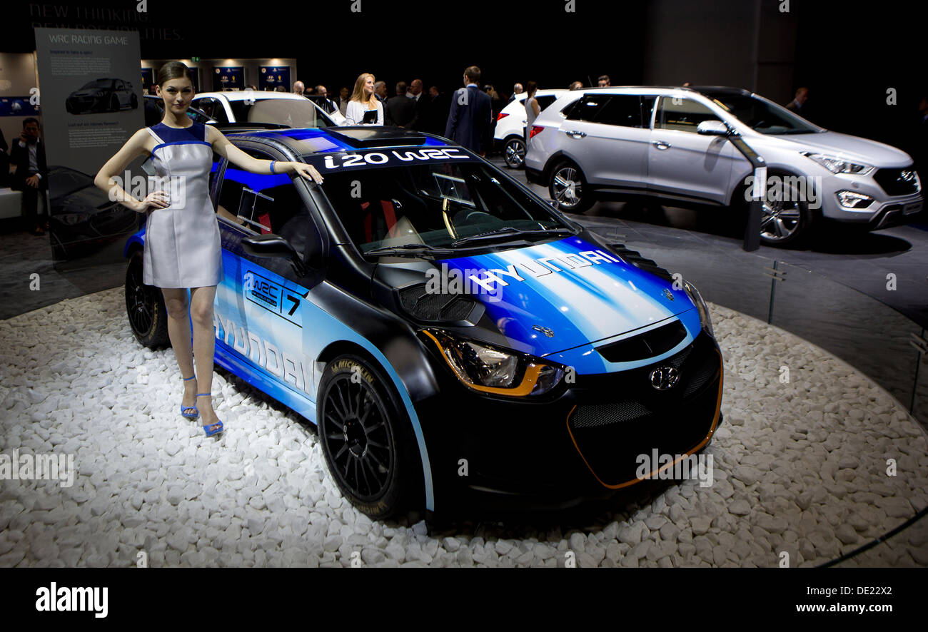 Francoforte, Germania. Decimo Sep, 2013. Casa costruttrice Hyundai ha presentato racing car Hyundai i20 WRC durante il sessantacinquesimo IAA International Motor Show di Francoforte sul Meno, martedì 10 settembre, 2013. (CTK foto/Petr Mlch) Credito: CTK/Alamy Live News Foto Stock