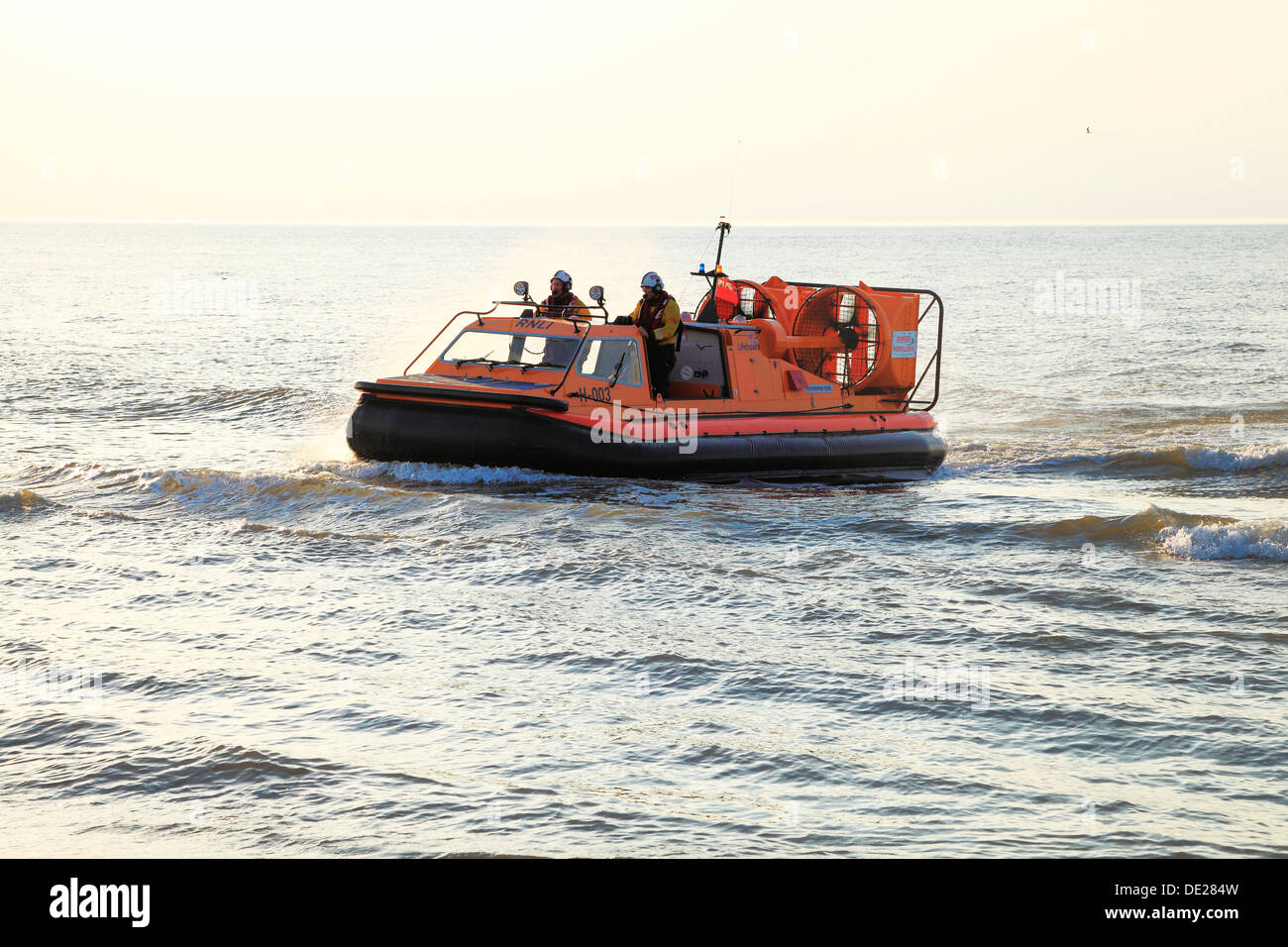Fascia costiera di hovercraft scialuppa di salvataggio, RNLI, Hunstanton Norfolk 'Hunstanton Flyer' Hovercraft imbarcazioni di salvataggio Foto Stock