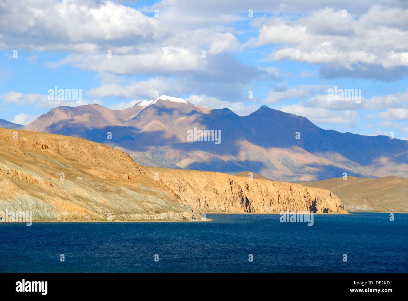 Buddismo tibetano, lago sacro Manasarovar, Mapham Yutsho, Bon Ri mountain al retro, Kailash regione, Gang-Tise Montagne Foto Stock