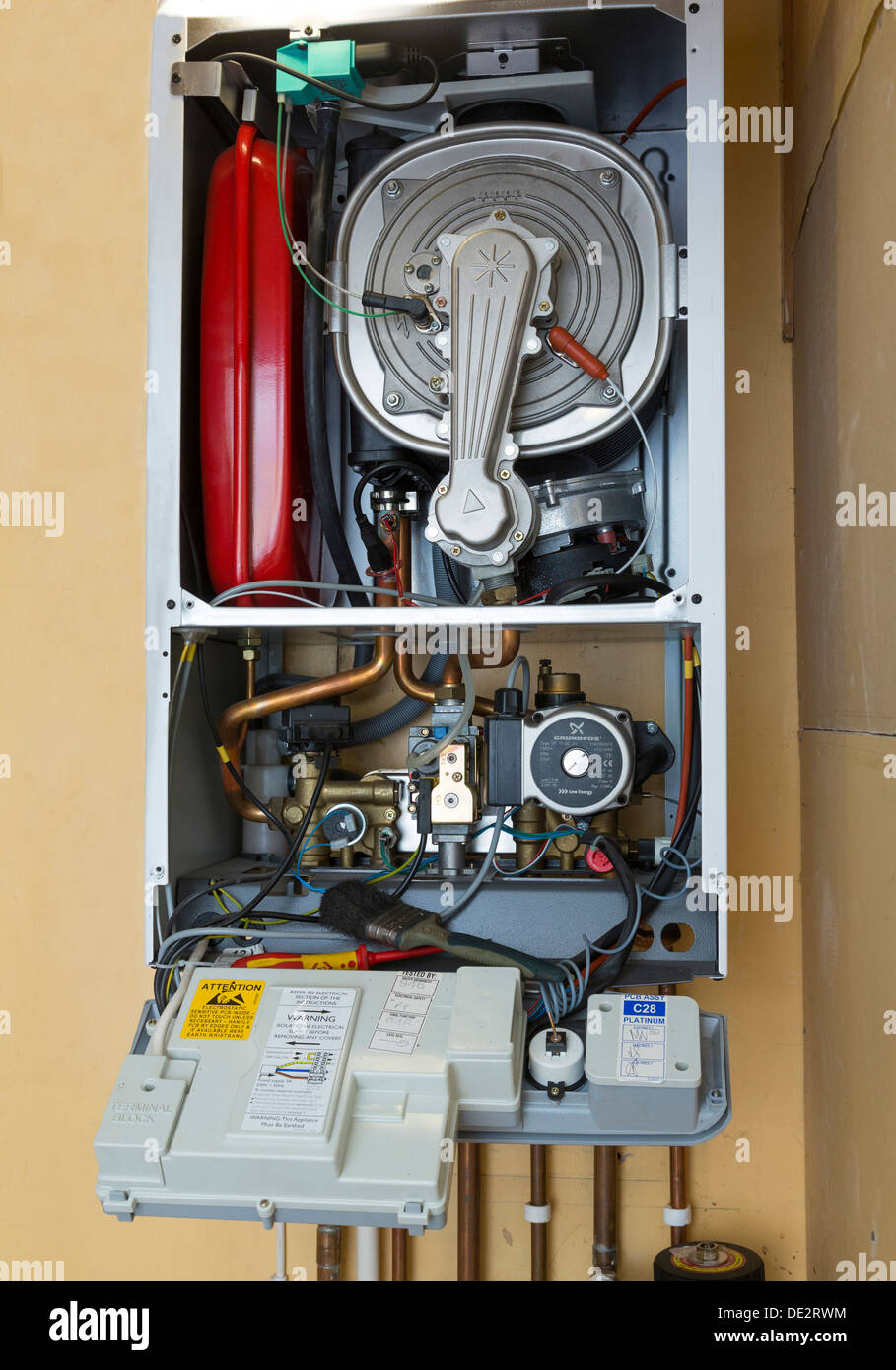 Caldaia a gas con il coperchio rimosso Foto Stock