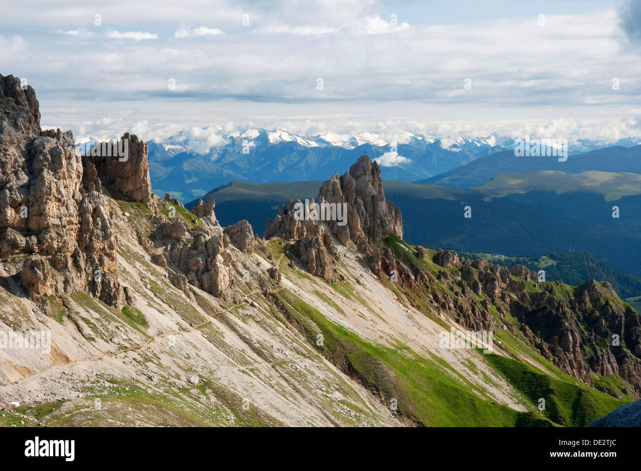 Gruppo rosszahn e la catena principale delle Alpi, cime delle Dolomiti, Alto Adige, Italia, Europa Foto Stock