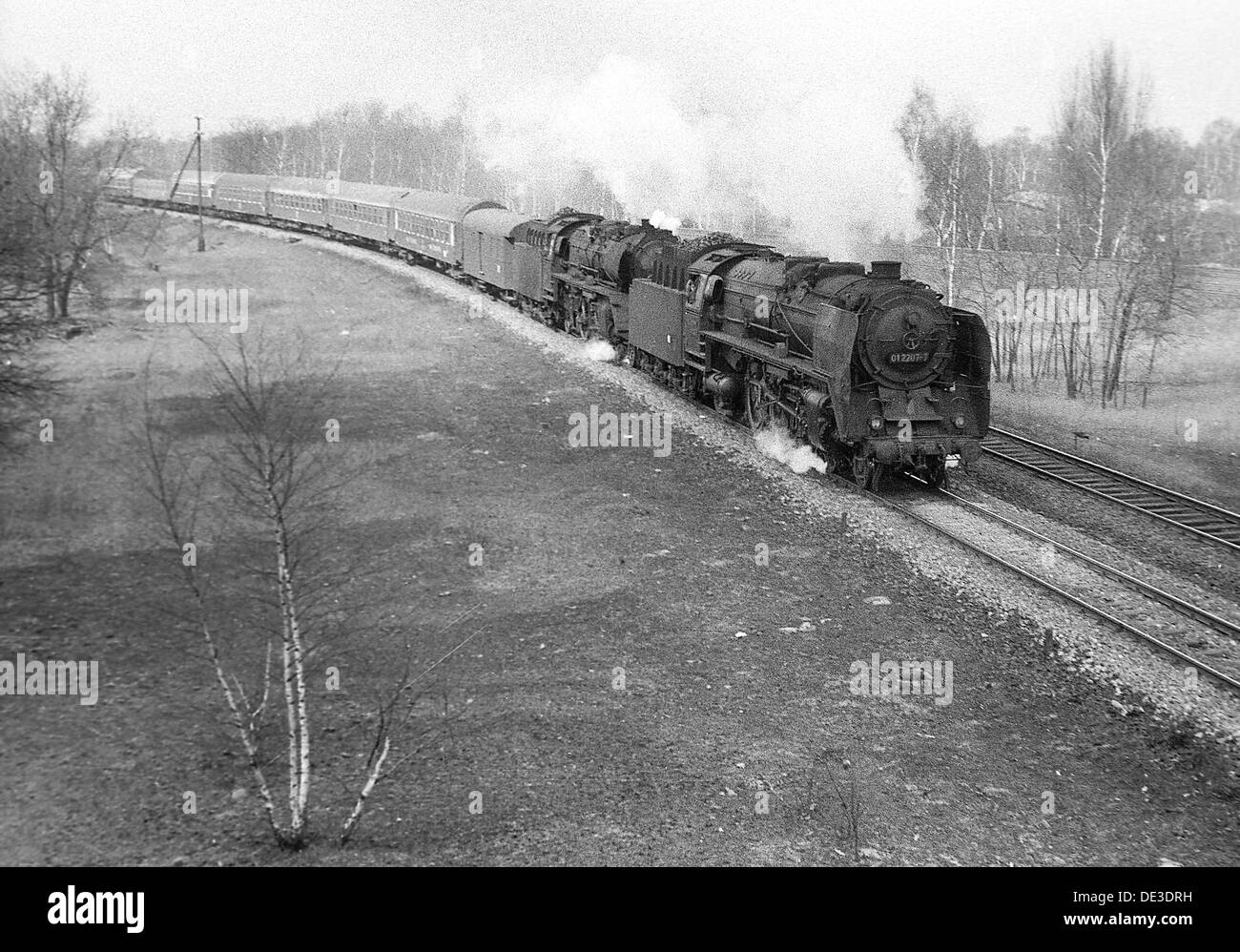 Berlino, RDT, con classe 03 locomotiva a vapore 01 2207 in doppia trazione Foto Stock