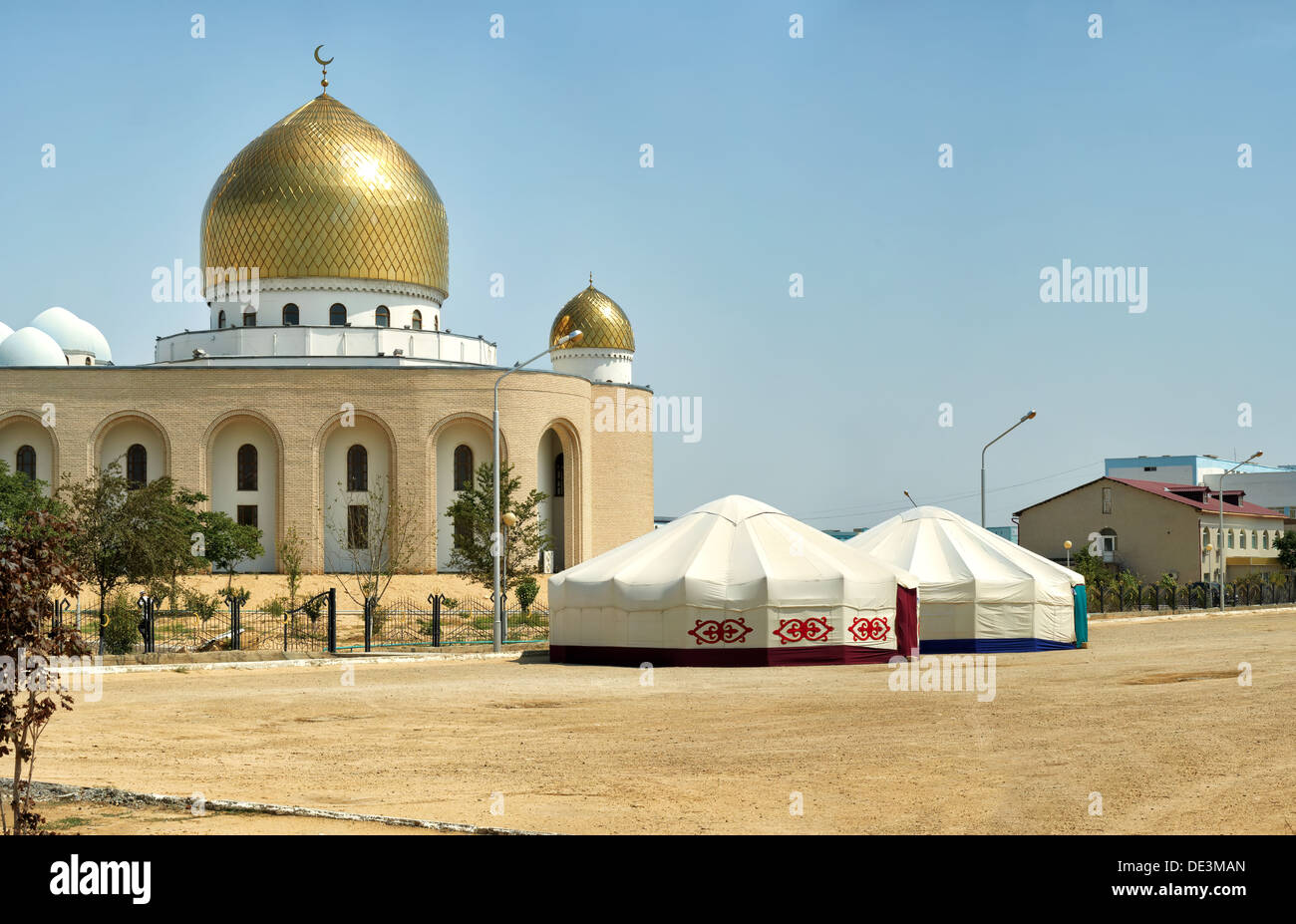 Aktau, architettura, Asia, a cupola, islam, minareto della moschea, religione, architettura e costruzioni, edificio, città di cultura, est fa Foto Stock