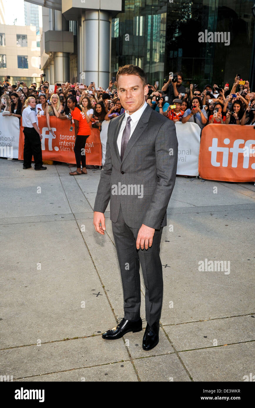 Toronto, Ontario, Canada. Decimo Sep, 2013. Attore MICHAEL C. HALL arriva a "uccidere i vostri beniamini' Premiere durante il 2013 Toronto International Film Festival a Roy Thomson Hall il 10 settembre 2013 a Toronto in Canada. Credito: Igor Vidyashev/ZUMAPRESS.com/Alamy Live News Foto Stock