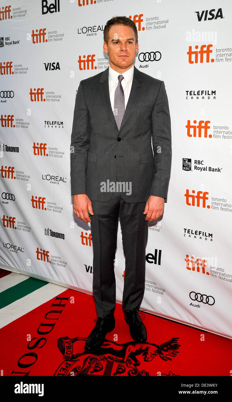 Toronto, Ontario, Canada. Decimo Sep, 2013. Attore MICHAEL C. HALL arriva a "uccidere i vostri beniamini' Premiere durante il 2013 Toronto International Film Festival a Roy Thomson Hall il 10 settembre 2013 a Toronto in Canada. Credito: Igor Vidyashev/ZUMAPRESS.com/Alamy Live News Foto Stock