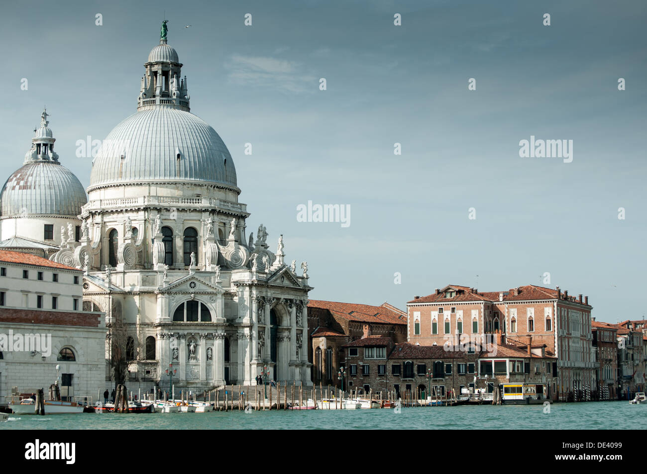 Basilica di Santa Maria della Salute di Venezia - Vista dalla laguna Foto Stock