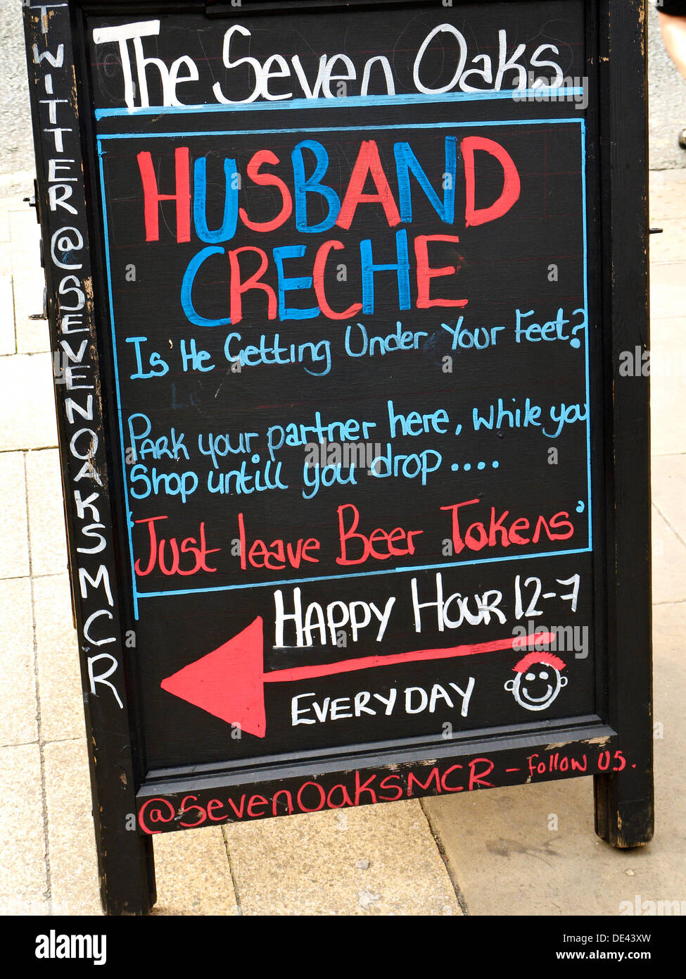 The Seven Oaks sandwich board, marito creche, a Manchester UK Foto Stock The Seven Oaks sandwich board, marito creche, a Manchester UK Foto Stock