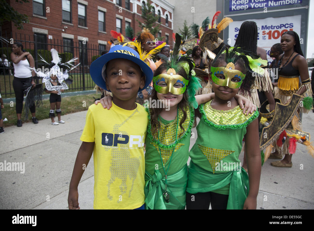 West Indian, dei Caraibi Kiddies Parade & festival che si terrà il sabato prima della Festa del Lavoro West Indian Parade di Brooklyn, NY Foto Stock
