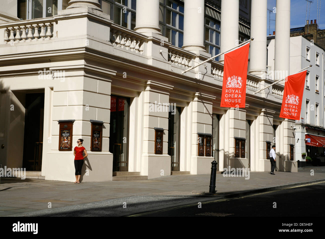 Bow Street ingresso al Royal Opera House Covent Garden di Londra, Regno Unito Foto Stock