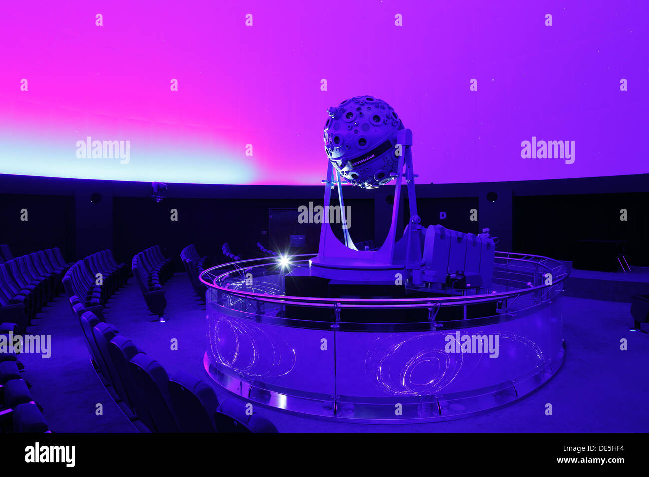 D-Bochum, la zona della Ruhr, Westfalia, Renania settentrionale-Vestfalia, NRW, Zeiss Planetarium vista interna, auditorium, astronomia, trapunto cielo stellato, conopy, a cupola, stelle proiettore Universarium IX Foto Stock