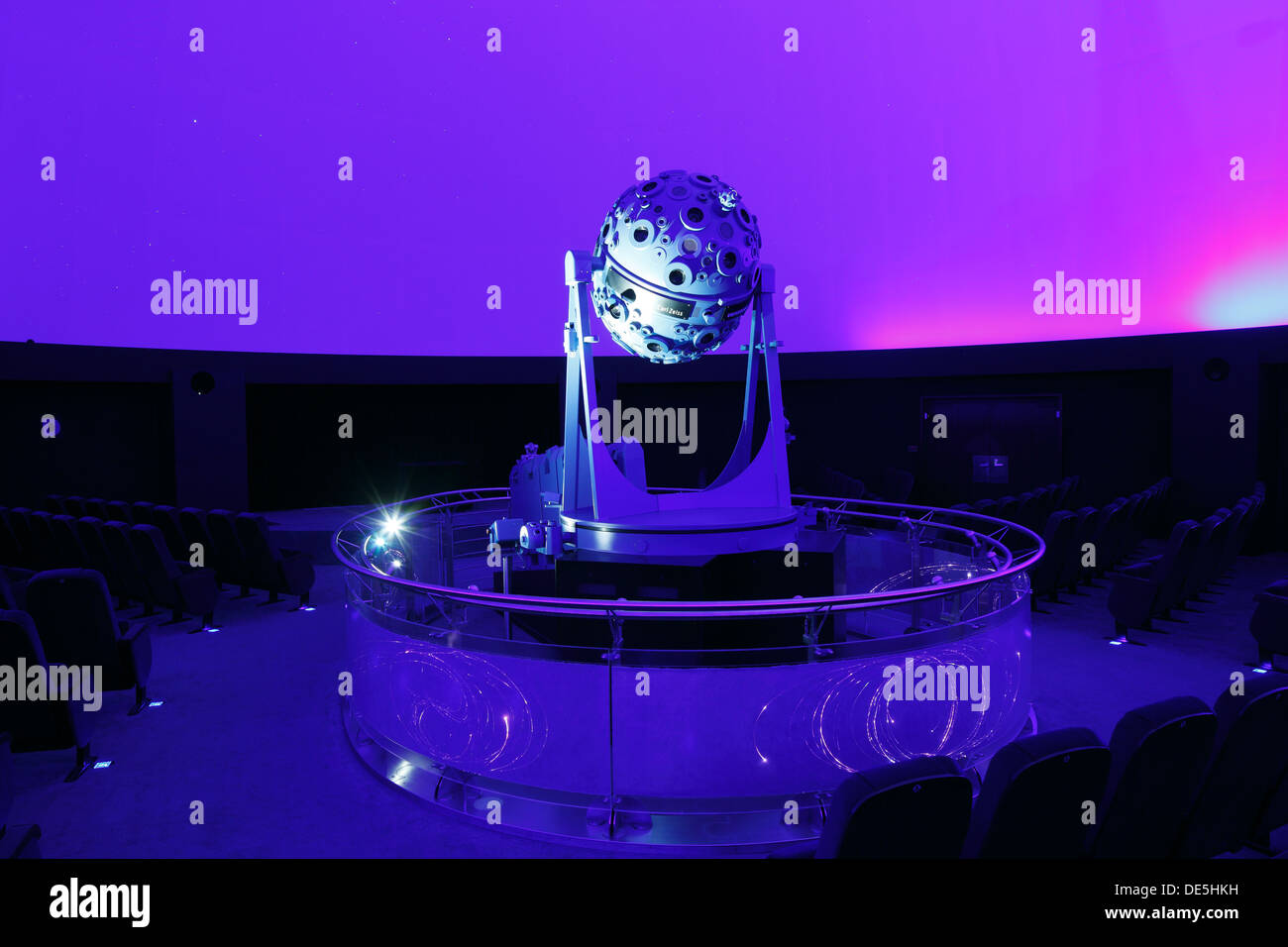 D-Bochum, la zona della Ruhr, Westfalia, Renania settentrionale-Vestfalia, NRW, Zeiss Planetarium vista interna, auditorium, astronomia, trapunto cielo stellato, conopy, a cupola, stelle proiettore Universarium IX Foto Stock