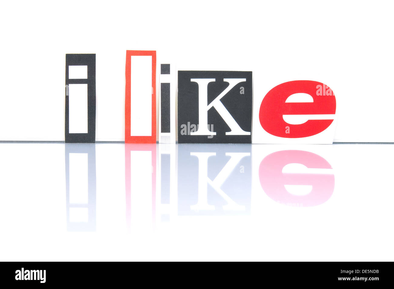 Internet icone, sfondo, pulsanti, simboli con lettere di giornale Foto Stock