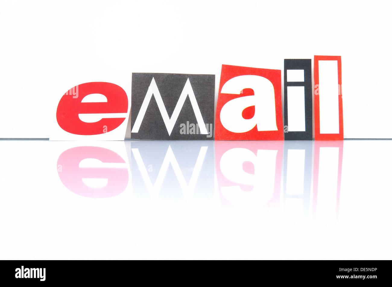 Internet icone, sfondo, pulsanti, simboli con lettere di giornale Foto Stock