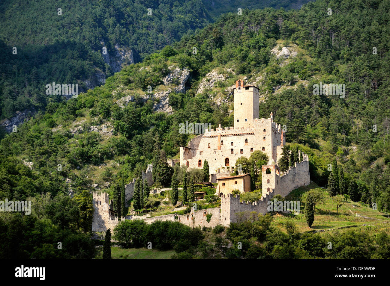 Il Castello di Sabbionara castello medievale a Avio in Sud Tirolo, Alto Adige, Trentino Regione Italia Foto Stock